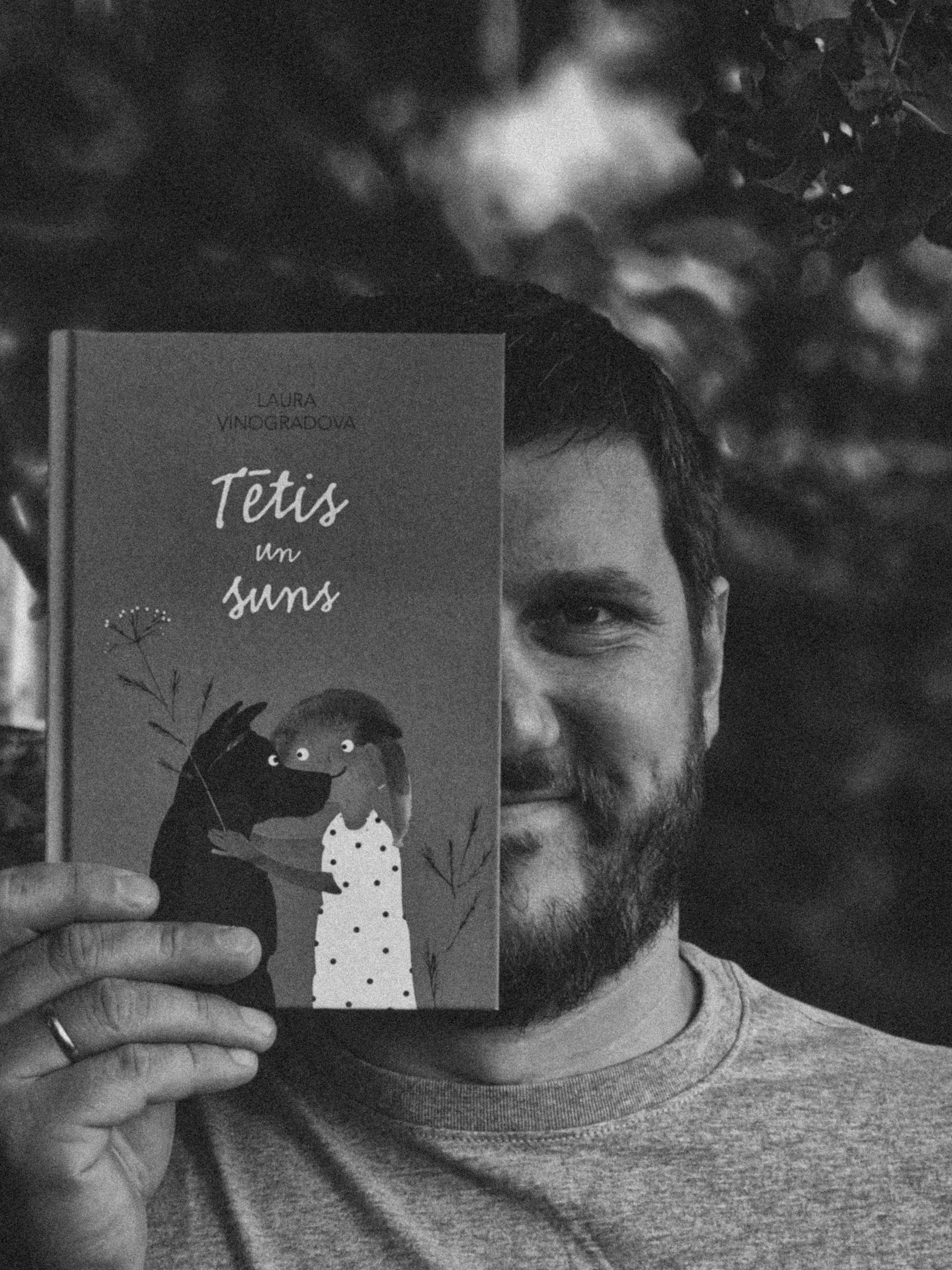 Laura Vinogradova «Tētis un suns»